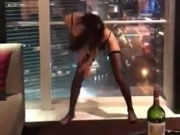 होटल में एशियाई फूहड़ saucy नृत्य